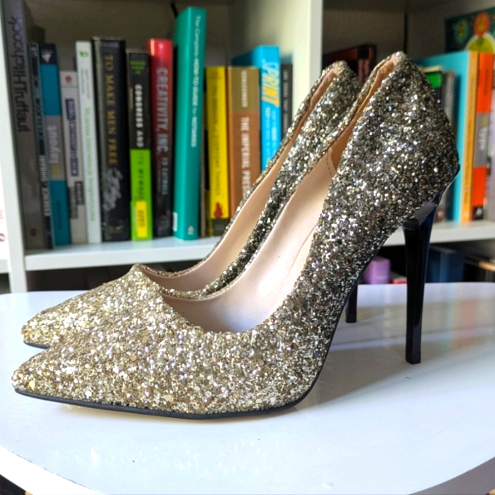 PERLA By Suli's Women's Sparkling Gold Glitter Stiletto Heels - Size 37/ US 7